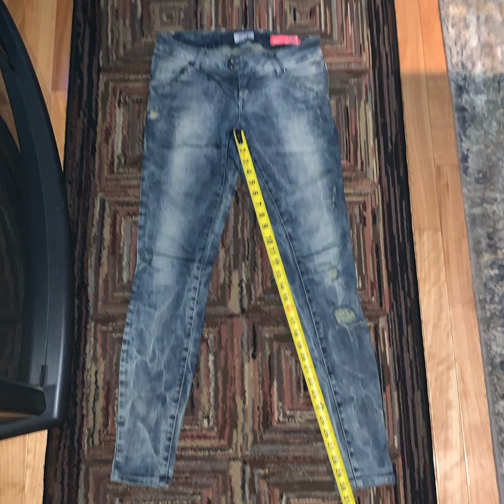 Low rise skinny jeans size 29
